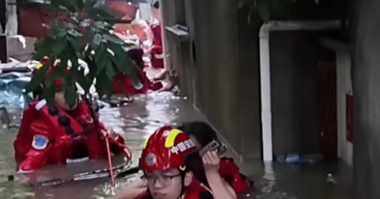 受台风“沙德尔”影响 福建全省转移59.93万人，累计下沉干部15.43万人次，98支社会救援队伍参与应急救援