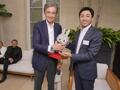 泡泡玛特董事长王宁到访LVMH总部，两位掌门人会聊什么？