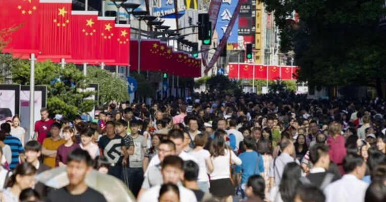 国家卫健委：现在我国人口总量是14.05亿，人口大国基本面没有变，新出生人口仍维持在800万左右数量级