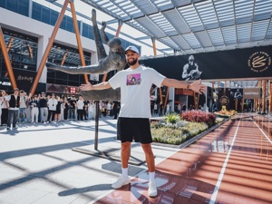 库里携手李宁后的首个中国行收官，期间首次透露签名鞋进展