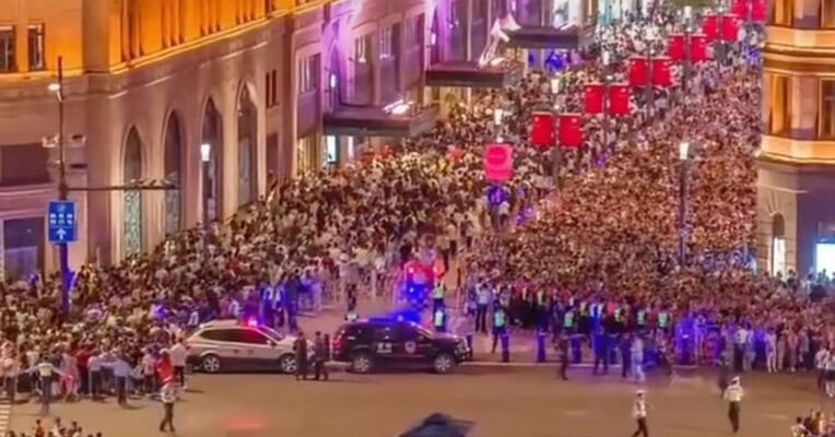 打工人调好闹钟！上5休1上5休3上3休7上3休1来了，网友：绕晕了，这样请假能拼出‌13天超长假期‌