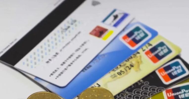 iPhone18Pro预定开启后1209人信用卡疑遭盗刷 涉案总金额约2500万港元
