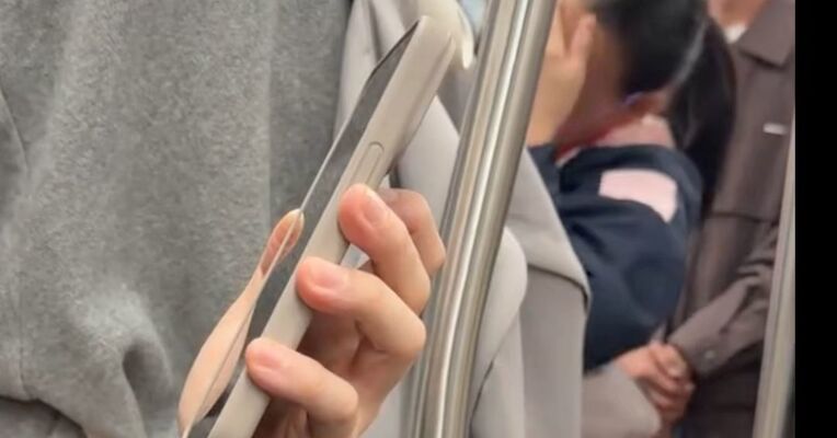 最高罚1000元！广州拟立法处罚噪声污染：在公交、地铁内使用手机不得外放声音