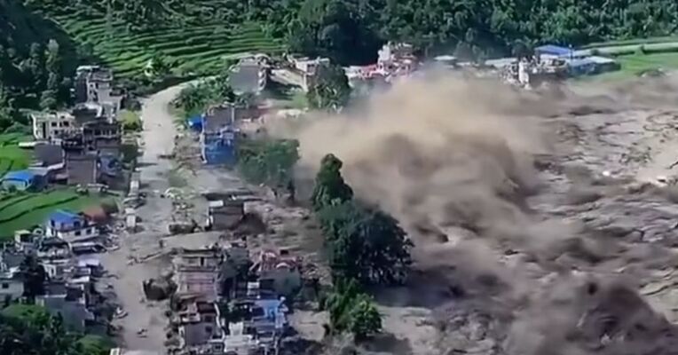 请停留3秒，为遇难者默哀！尼泊尔泥石流已致1403人死亡，6150人失联，人员搜救工作仍在进行