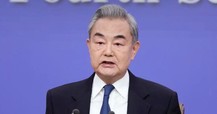 请停留3秒，今天国际和平日，重温王毅外长这段话，“我们并不是生在一个和平的世界，但很幸运有一个和平的祖国”