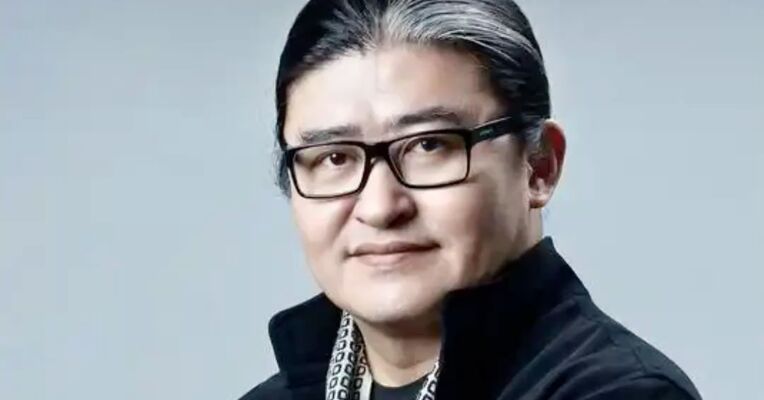 再听一遍刘欢的声音 世间再无刘欢，但金曲永存，网友：他唱出的不只是歌曲，更是一个时代的声音