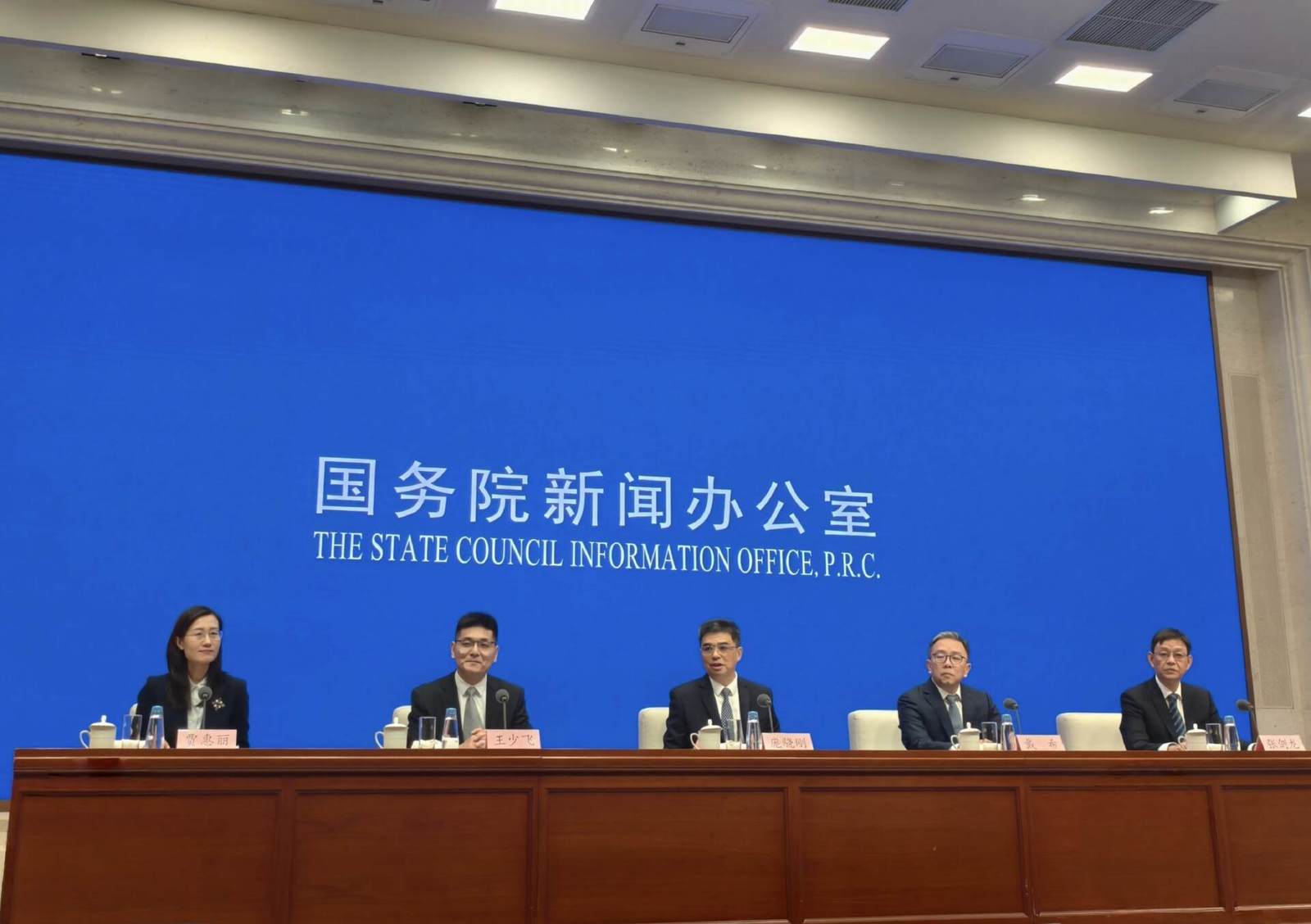 国务院国资委：力争将基础研究投入占比提高至15%以上，推动研发投入向服务产业进步的国家级重大科研任务集中