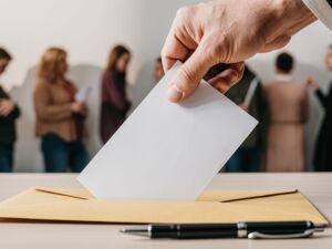 国际实业定增延期被否，中小股东为何投下逾七成反对票？