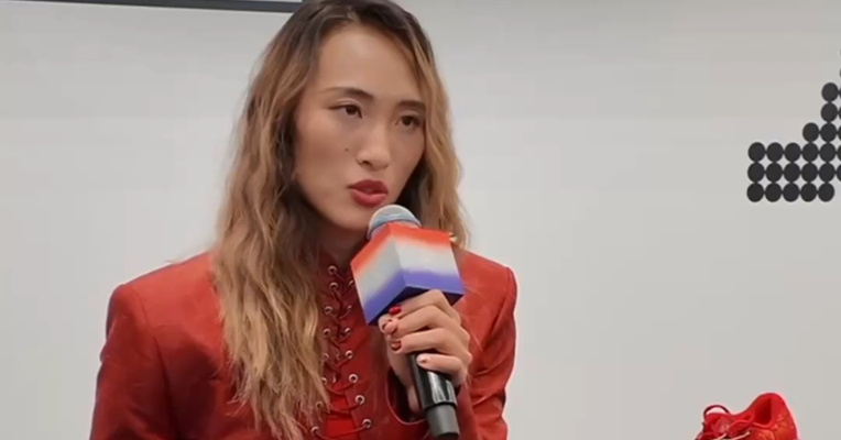 排名一度跌至125名，郑钦文谈低谷：首先，你要先站在那里，不允许自己慢一点，反而要更加自律