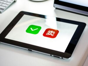 600116：拟挂牌转让上半年营收超4亿元的锰业公司，底价超6.6亿元
