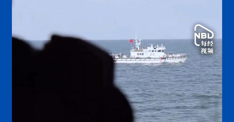 中国海警同日公布两段重要画面！福建海警喊话金门船：两岸同为一家人，愿早日团圆，画面里台湾岛中央山脉清晰可见！