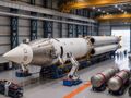 SpaceX 15000颗“星链直连手机星座”正式获批！轨道高度仅330公里；月之暗面据悉完成IPO前融资，最新估值约500亿美元；水利部：确保全年完成水利建设投资1万亿元目标——《投资早参》