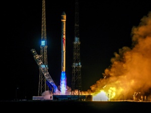 朱雀二号系列火箭“第十飞”发射成功 10颗卫星“拼车”上天