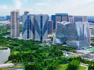 巨头“加注”，这个中部省会“硬气”起来了？