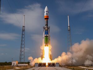 美股齐涨，SpaceX涨超7%；我国成功发射谷神星一号海射型遥八运载火箭；10月27日—29日，2026卫星互联网产业生态大会将在上海举行；英伟达推出自动驾驶安全评估框架，奔驰、沃尔沃等车企加速布局L3及L4自动驾驶——《投资早参》