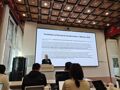 以色列巴伊兰大学经济学荣休教授Warren Young：如果没有积极的有为政府支持，经济结构升级将不会自发出现
