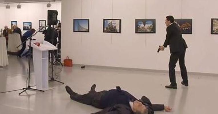 俄罗斯驻土耳其大使遭枪击身亡（附枪击现场视频）