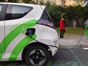 中国新能源车“踩油门”驶入发展“加速段”