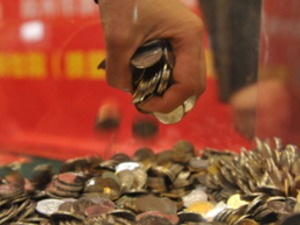 须注意杠杆资金活跃和过度投机炒作互相强化 