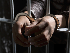 打击内幕交易 追究刑事责任不可或缺