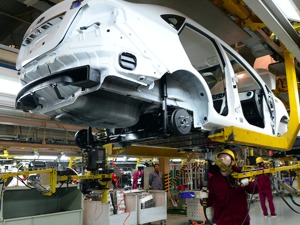中国品牌向上突破 从汽车大国迈向汽车强国