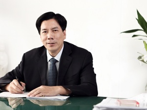 荣安地产董事长王久芳：以诚待人、以信立业、兴业报国