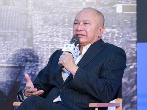 “英雄本色”吴宇森：我发誓绝不再让人拿枪指着我的头