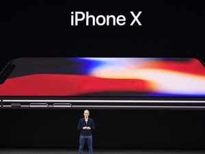 苹果警告：iPhone X无线充电可能会毁坏信用卡