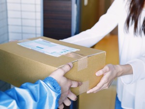 急聘、加薪、招兼职：快递业招兵买马备战“双11”