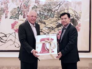 惠而浦董事长杰夫·费蒂格密访张近东  智慧零售撬动全球供应链