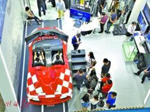 众多企业抢滩布局 无人驾驶成主流还远吗