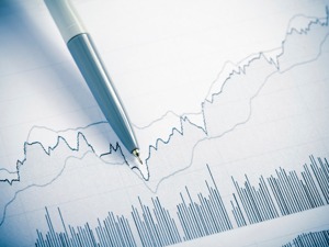 发改委官员：明年经济增速有望超6.5%