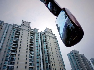 龙头房企驶上扩张快车道   高负债或成“达摩克利斯之剑”