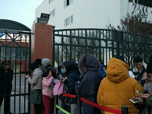 红黄蓝赴美上市前后问题频出 “样板”幼儿园陷虐童舆论危机 