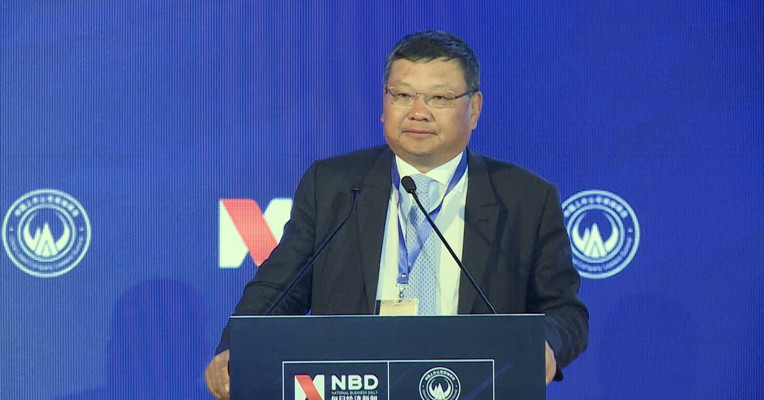 长江商学院创办院长项兵：中国企业的战略转型，需修炼应对全球的功夫