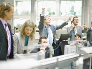 单只产品一天就大卖超过15亿，可券商资管公募4年还不到2000亿！