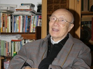著名诗人、翻译家屠岸在北京逝世  享年94岁