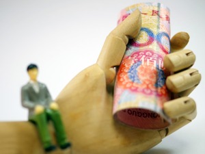 *ST众和18个跌停板后 遭农行追诉近8亿借款