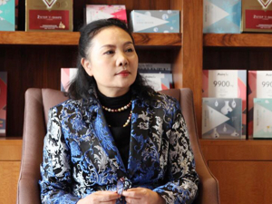 神冠控股面临转型阵痛期 总裁周亚仙：明年继续打推广牌