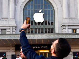 新款手机iPhoneX年末表现不佳   苹果股价下跌超2%