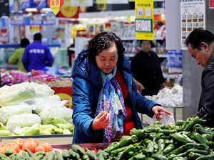 华泰证券首席宏观研究员李超：食品价格拉动2018年物价温和上涨 通胀高点预计在年中