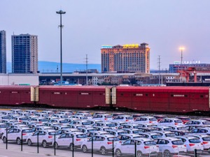 中国西北首个整车进口口岸2017年进口整车达到千辆