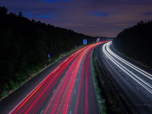 首条光伏高速通车5日就遭破坏？