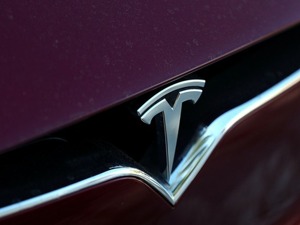 仍在生产地狱挣扎 特斯拉再度推迟Model 3产量目标