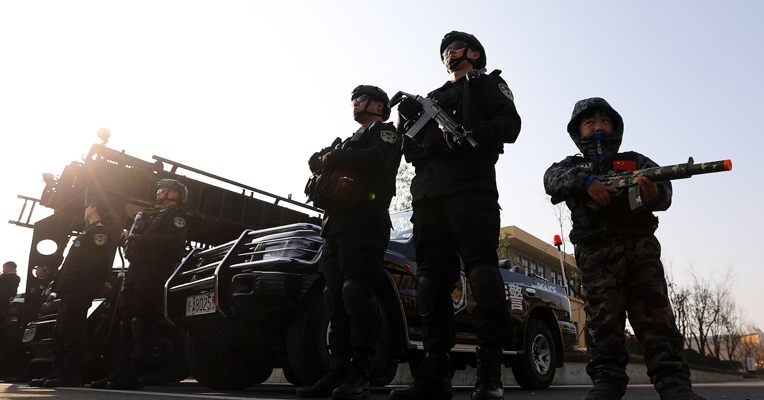 视频丨“警营开放日” 成都公安最新装备、武艺展示齐亮相