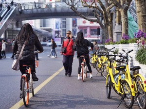 7家企业在成都投了138万辆共享单车   超量投放和乱停放现象严重