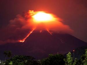 菲律宾马荣火山所在地宣布进入灾难状态，中领馆提醒切勿前往