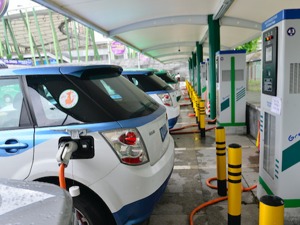 万钢：我国新能源汽车销量达到200万辆仍任重道远