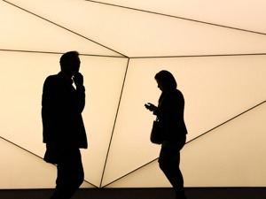 揭手机隐蔽扣费乱象：涉及金额小、维权成本高