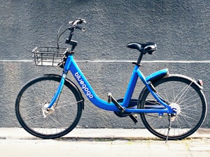 “僵尸单车”惊现闲置物品交易平台 押金难退“扣车抵债”风险高